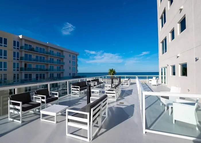 Hotel The Avalon Club