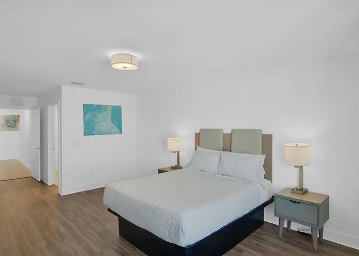 The Avalon Club Hotel