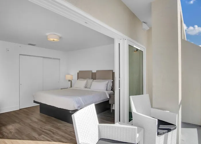 The Avalon Club Hotel