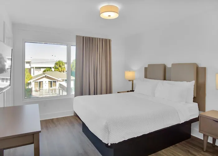 Hotel The Avalon Club