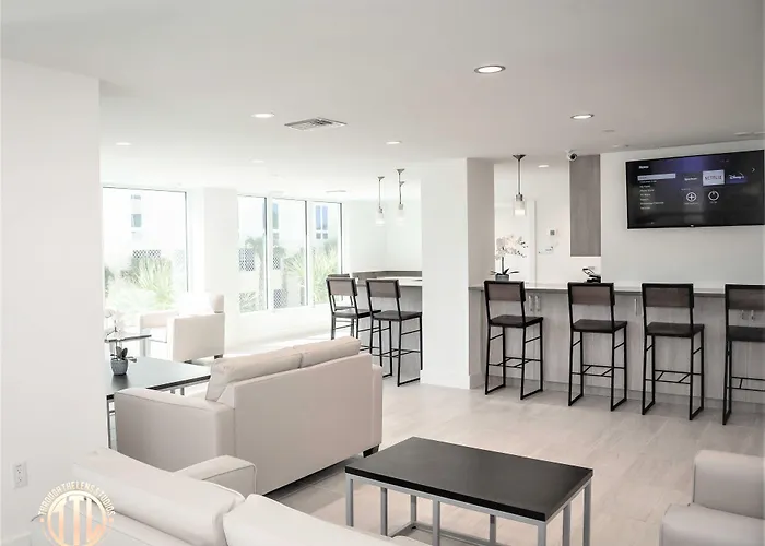 The Avalon Club Hotel
